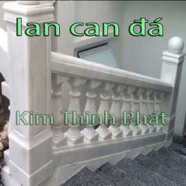 Con tiện đá đỏ nhuộm